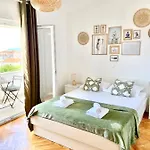 & Joy Of Life In Apartamento *