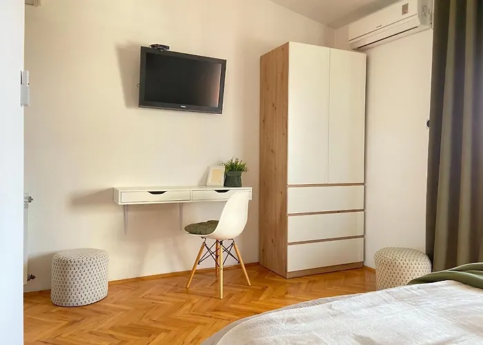 Apartment & Joy Of Life In