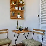 & Joy Of Life In Apartment *