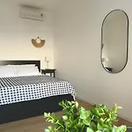 Apartment & Joy Of Life In *
