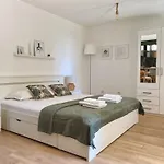 Apartment & Joy Of Life In *