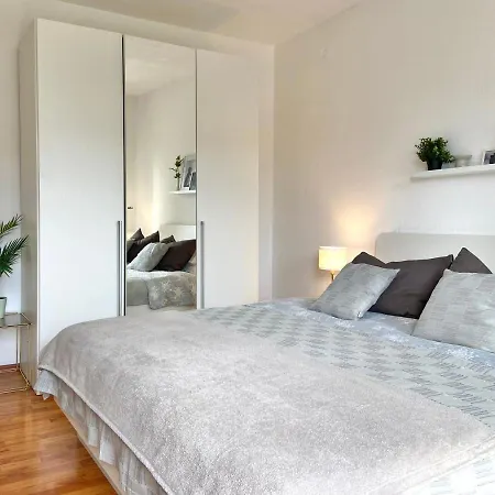 & Joy Of Life In * Makarská