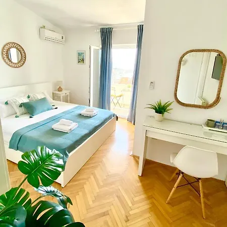 Apartment & Joy Of Life In
