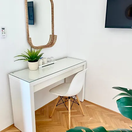 Apartman & Joy Of Life In