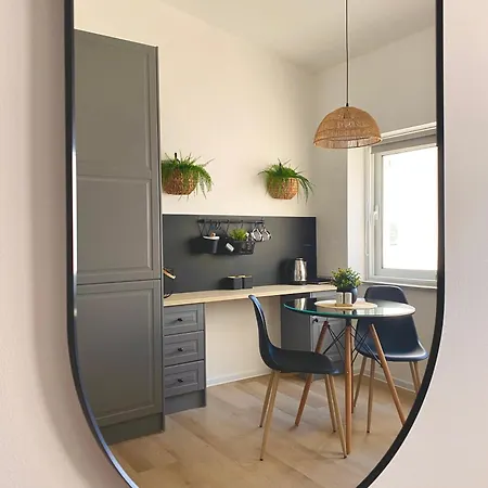 Apartman & Joy Of Life In