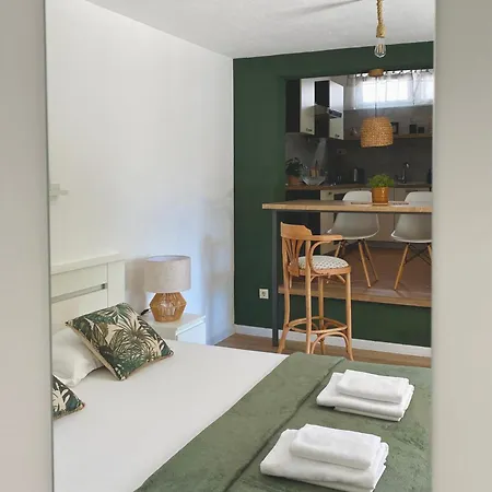 Apartment & Joy Of Life In *
