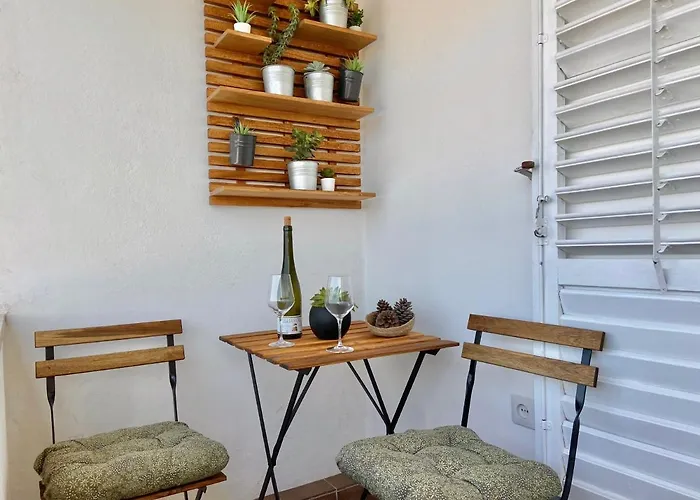 & Joy Of Life In Apartment *