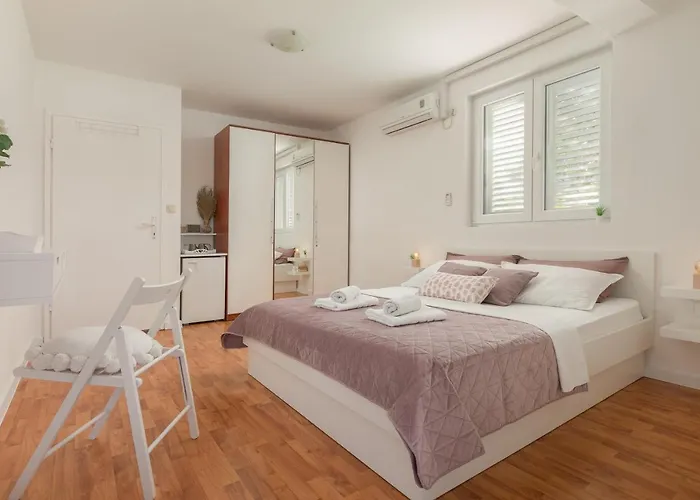 Apartman & Joy Of Life In