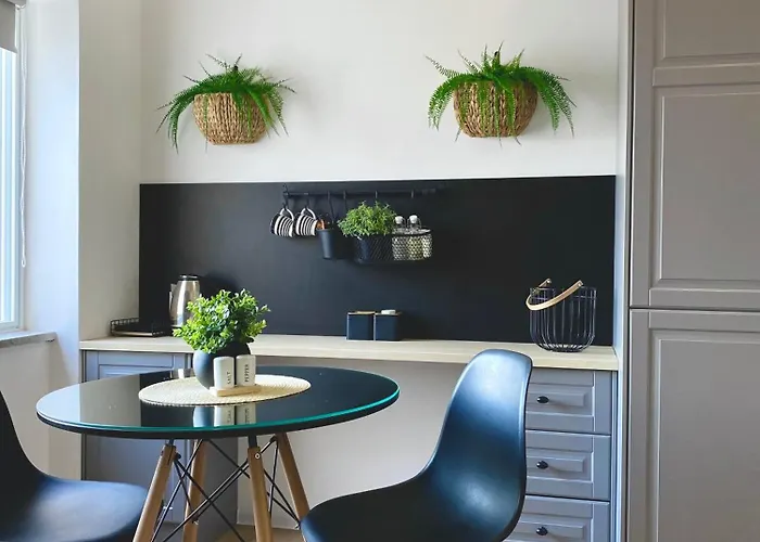 Apartment & Joy Of Life In *