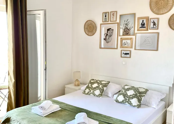 Apartman & Joy Of Life In *